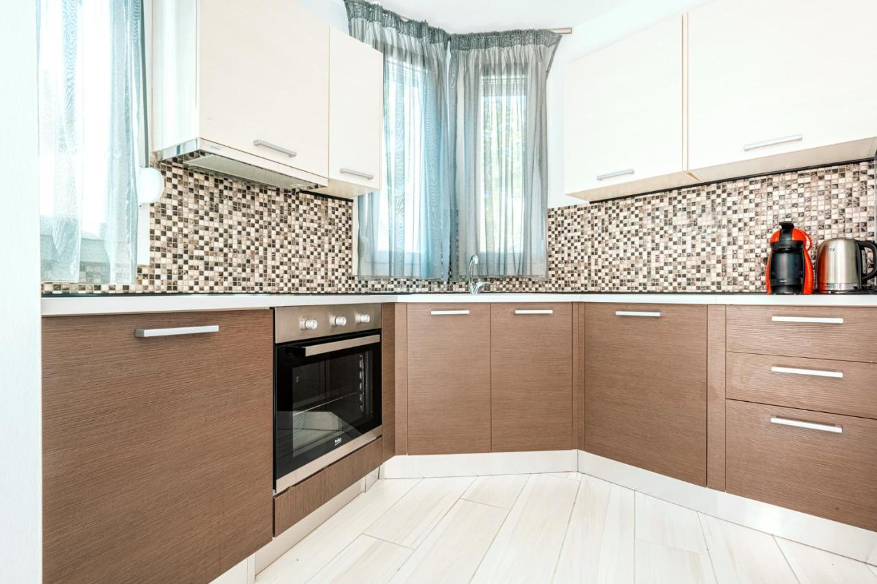 Design Suites Efharis Nea Peramos  Exterior photo